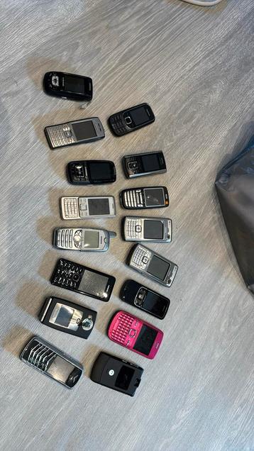 Collectie mobiele telefoons beschikbaar voor biedingen