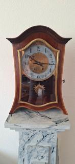 antieke  groote tafel klok met inleg, Antiek en Kunst, Antiek | Klokken, Ophalen