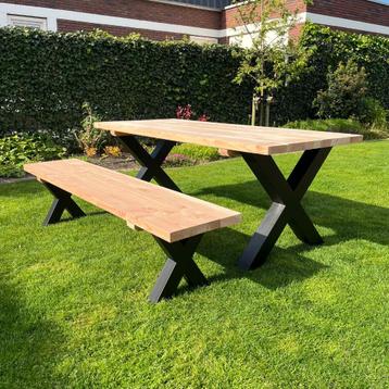 Prachtige Doulgas Tuintafels - Stalen Poten beschikbaar voor biedingen