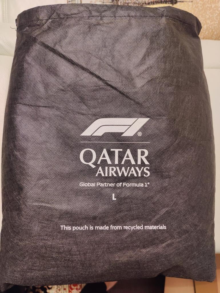 Qatar Airways F1 Pyjama - Maat L of M, Ophalen of Verzenden, Nieuw, Maat 52/54 (L), Qatar Airways