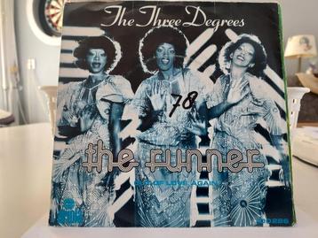 7" Single Three Degrees - The Runner / Out Of Love Again beschikbaar voor biedingen