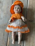 Antieke mamma pop met authentieke oranje kleding met hoedje., Antiek en Kunst, Antiek | Speelgoed, Ophalen