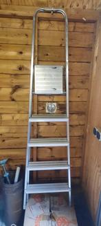 Aluminium huishoud trap., Doe-het-zelf en Verbouw, Ladders en Trappen, Ophalen, Zo goed als nieuw, Opvouwbaar of Inschuifbaar