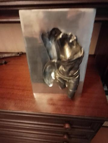 Kunstobject " Vrouwentorso" uit gietijzer beschikbaar voor biedingen