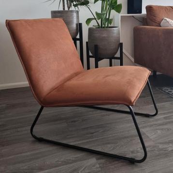 Stoel cognac beschikbaar voor biedingen