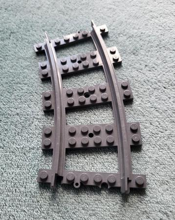Lego City 9 Volt gladde trein rails bocht Grijs.  beschikbaar voor biedingen