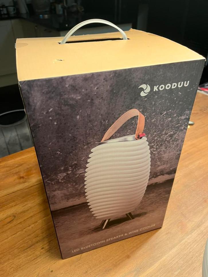 Kooduu synergy 35 speaker / wijnkoeler / led lamp, Tuin en Terras, Buitenverlichting, Zo goed als nieuw, Minder dan 50 watt, Netvoeding