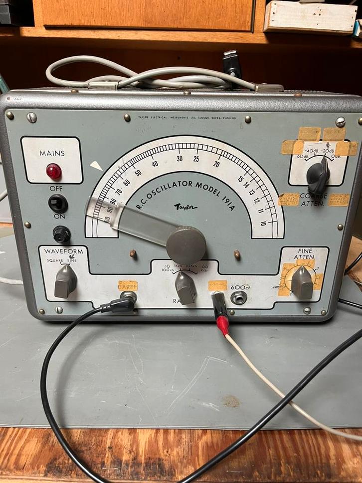 R.C. Oscillator model 191A, Doe-het-zelf en Verbouw, Gereedschap | Overige machines, Gebruikt, Ophalen of Verzenden