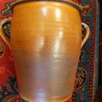 Oude aardewerk pot met handvatten, Antiek en Kunst, Antiek | Keramiek en Aardewerk, Ophalen of Verzenden