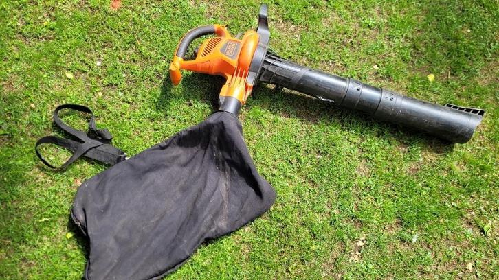 Black+Decker Bladblazer GW3030 Type 2, Tuin en Terras, Bladblazers, Gebruikt, Handgedragen, Elektrisch, Met opvangzak, Met versnipperfunctie