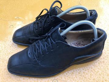 Clarks schoenen in nette staat beschikbaar voor biedingen