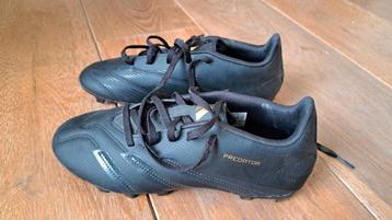 Voetbalschoenen Adidas Predator maat 40 NIEUW beschikbaar voor biedingen