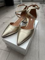 Gouden feest schoenen, Kleding | Dames, Trouwkleding en Trouwaccessoires, Ophalen of Verzenden, Zo goed als nieuw, Overige kleuren