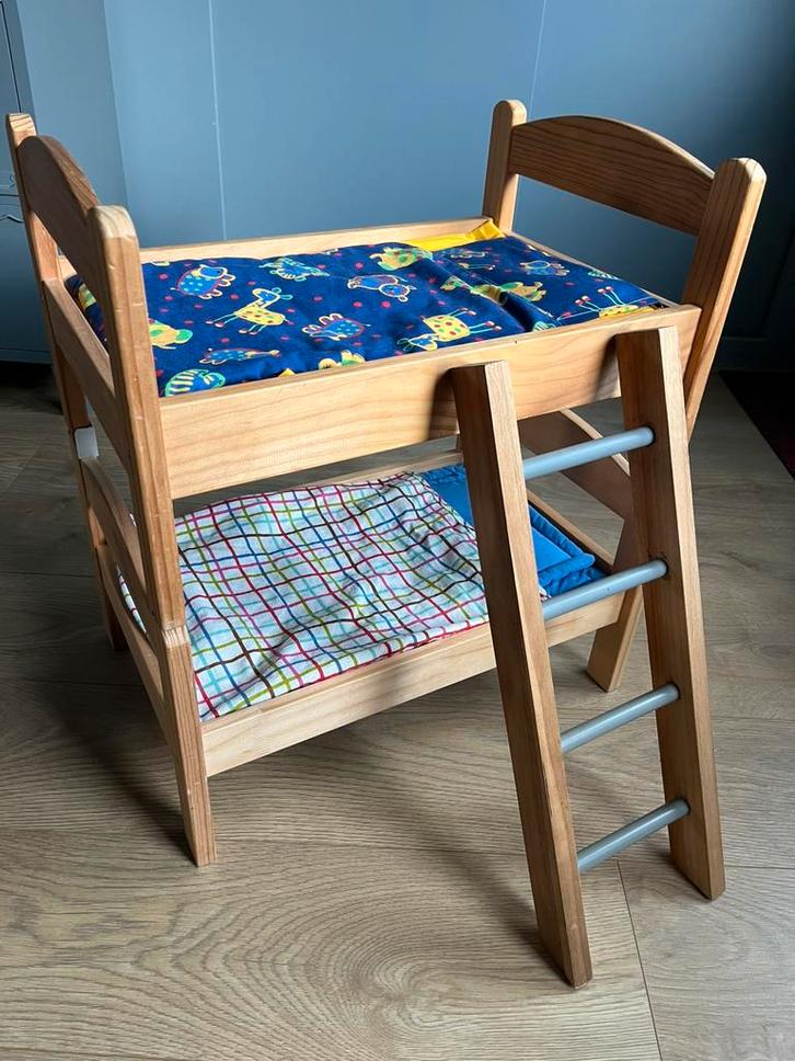 Ikea bedje - poppenbed - stapelbed, Kinderen en Baby's, Speelgoed | Poppen, Zo goed als nieuw, Babypop, Ophalen