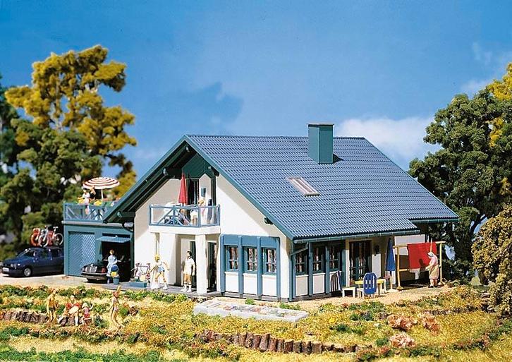 Faller: Huis Türkis NIEUW, Hobby en Vrije tijd, Modeltreinen | H0, Nieuw, Brug, Tunnel of Gebouw, Gelijkstroom of Wisselstroom