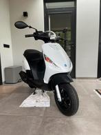 Originele Zip 2 takt 50cc ( Nieuwstaat ), Fietsen en Brommers, Scooters | Piaggio, Ophalen, Tweetakt, Maximaal 45 km/u, Zip