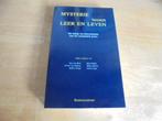 Mysterie tussen leer en leven - Jan van Beek e.a, Ophalen of Verzenden, Gelezen