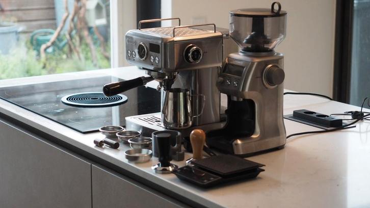 Perfecte espresso starterset! Espressomachine + molen + acc., Witgoed en Apparatuur, Koffiezetapparaten, Zo goed als nieuw, Koffiebonen