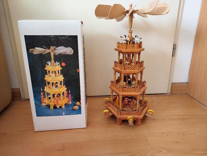 Kerstpiramide / kerstmolen / engelenmolen / kerstcarrousel, Diversen, Kerst, Ophalen of Verzenden