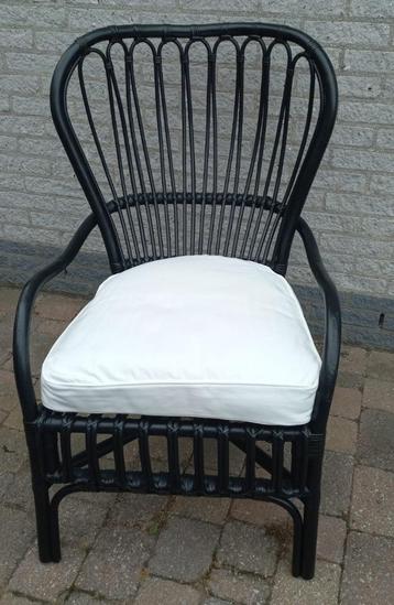 Rotan stoel van Ikea beschikbaar voor biedingen