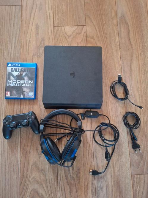 Playstation 4 slim 500GB met controller, headset en cod mw, Spelcomputers en Games, Spelcomputers | Sony PlayStation 4, Zo goed als nieuw