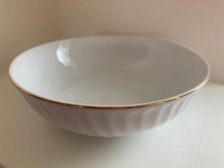 Ronde witte schaal/kom - "Quinta Nova" - Grupo Vista Alegre, Huis en Inrichting, Keuken | Servies, Zo goed als nieuw, Schaal of Schalen