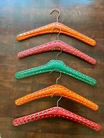 5x Vintage skai kledinghangers in Rood , Oranje & Groen, Ophalen of Verzenden, Gebruikt