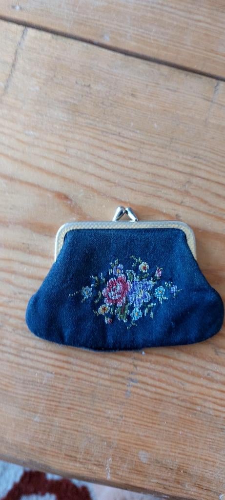 Oud geborduurd portemonnee, Sieraden, Tassen en Uiterlijk, Portemonnees, Ophalen of Verzenden, Zwart