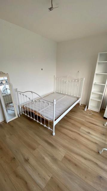 Metalen spijlenbed  wit 140 x 200 cm