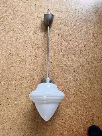 Hanglamp Art Deco eikel model beschikbaar voor biedingen