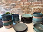 Servies - Borden en Kommen, Huis en Inrichting, Keuken | Servies, Ophalen, Gebruikt, Bord(en), Effen