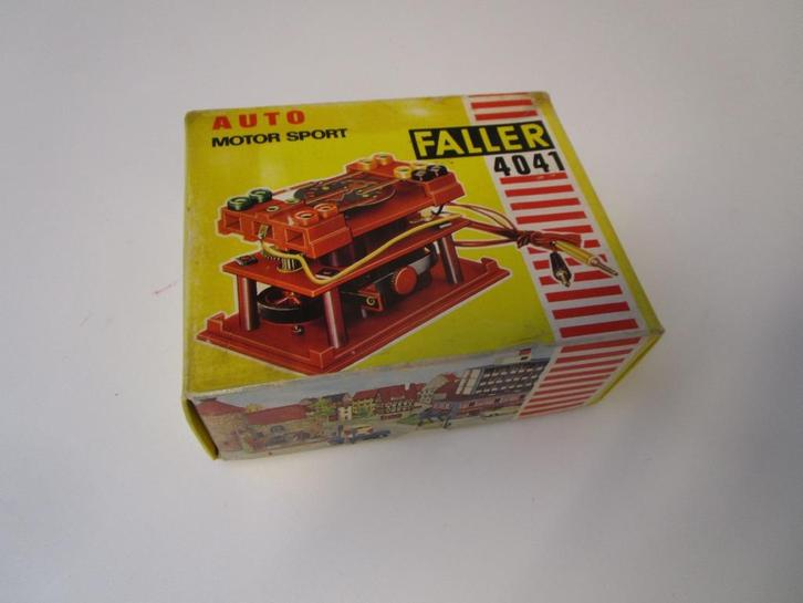 Faller 4041 Auto Motor Sport, Hobby en Vrije tijd, Modeltreinen | H0, Gebruikt, Brug, Tunnel of Gebouw, Gelijkstroom of Wisselstroom