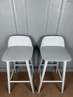 2 grijze Muuto NERD design barkrukken, Huis en Inrichting, Barkrukken, Met voetsteun, 60 tot 90 cm, Ophalen of Verzenden, Zo goed als nieuw