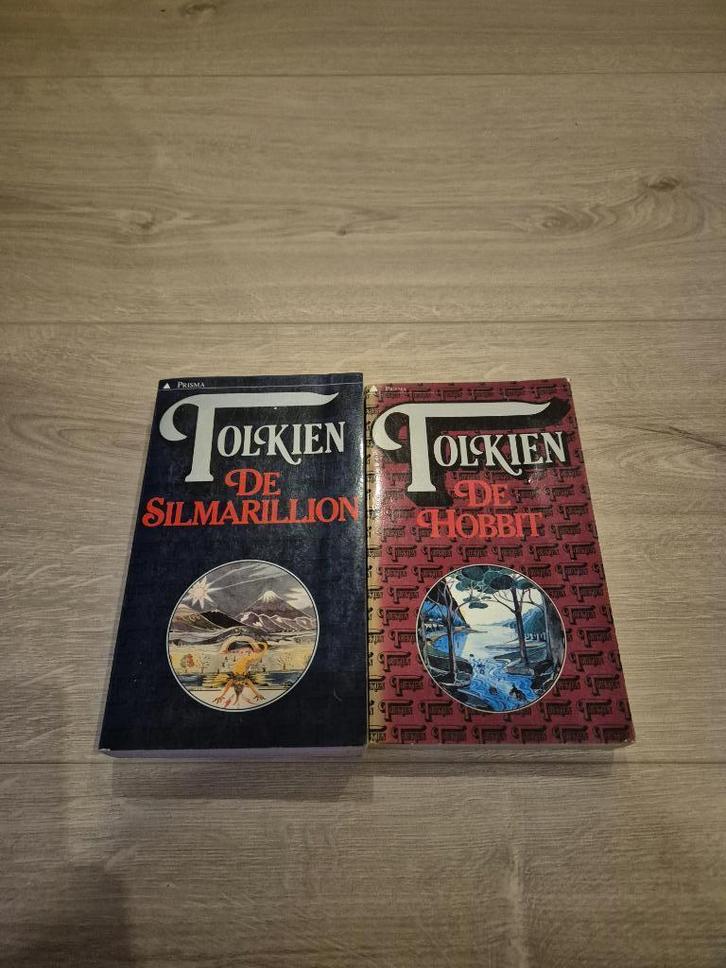 J.R.R. Tolkien - De Hobbit & en De Silmarillion 1981, Boeken, Fantasy, Gelezen, Ophalen of Verzenden