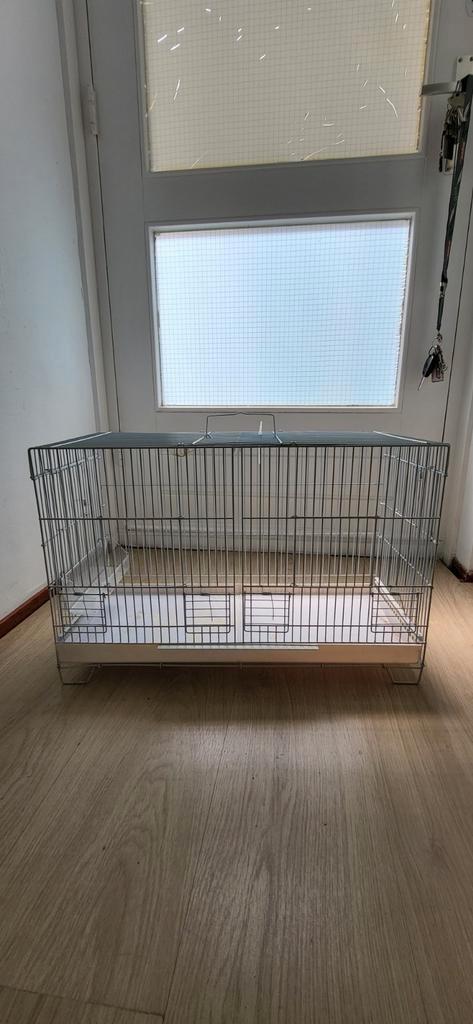 Vogelkooi wit.  Met deurtjes die je omhoog moet schuiven, Dieren en Toebehoren, Vogels | Hokken en Kooien, Gebruikt, Vogelkooi