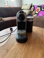 Nespresso machine met melkopschuimer, Witgoed en Apparatuur, Koffiezetapparaten, Ophalen, Gebruikt, Koffiemachine, 4 tot 10 kopjes