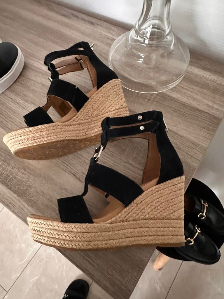 Ugg sandalen, Kleding | Dames, Schoenen, Ophalen of Verzenden, Zo goed als nieuw, Sandalen of Muiltjes