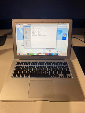 Apple Macbook Air 2015 | Intel I5 | 8 GB | 120GB beschikbaar voor biedingen