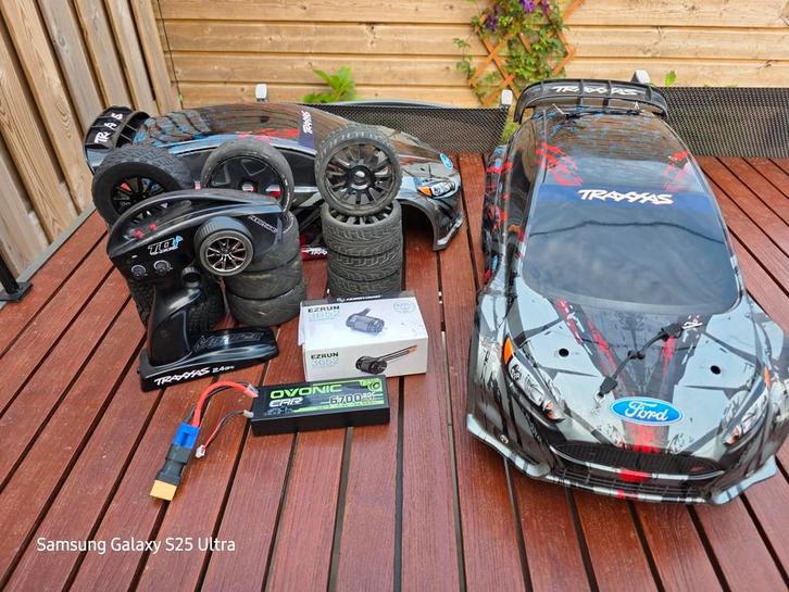 Traxxas Rally Ford Fiesta ST 4X4 brushless RTR 2S/3S, Hobby en Vrije tijd, Modelbouw | Radiografisch | Auto's, Zo goed als nieuw