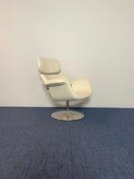 2 x Design draaifauteuil Artifort Big Tulip - wit leder, Ophalen, Gebruikt, 75 tot 100 cm, Metaal