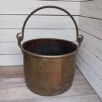 Zware grote koperen ketel met smeedijzeren hengsel., Ophalen of Verzenden