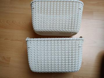 Z.g.a.n. 2 Curver mandjes beschikbaar voor biedingen