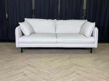 !!ACTIE!! 3 zitter Gayle geschuurd zand NIEUW beschikbaar voor biedingen