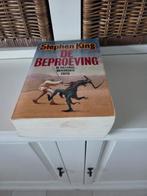 Stephen King - De beproeving, Boeken, Ophalen of Verzenden, Gelezen, Stephen King, Nederland