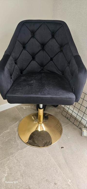 Lirico Kappersstoel - Zwart Velvet, Gouden Voet beschikbaar voor biedingen