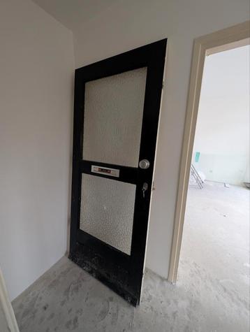 Houten Voordeur met Glas beschikbaar voor biedingen