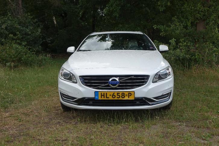 Volvo V60 Hybrid D5 2015 • Dealeronderhouden • Wit Leder, Auto's, Volvo, Particulier, V60, ABS, Airbags, Airconditioning, Alarm