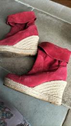 Tomaatrode Boho Ibiza zomerlaarsjes suede, Kleding | Dames, Schoenen, Ophalen of Verzenden, Zo goed als nieuw, Sneakers of Gympen