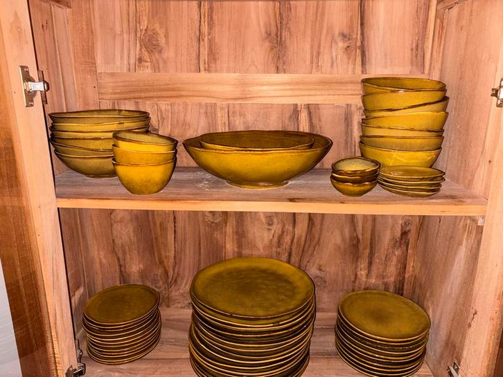 Xenos Serviesset  okergeel - Gebruikt, Huis en Inrichting, Keuken | Servies, Gebruikt, Compleet servies, Effen, Aardewerk, Ophalen