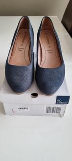 No stress pump maat 42, Blauw, Instappers, Ophalen of Verzenden, Manfield